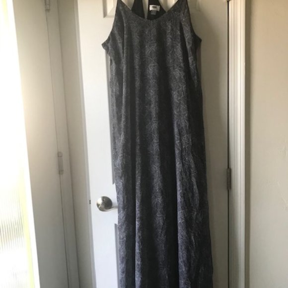 Old Navy long black white flowing dress spag strap - Picture 2 of 4